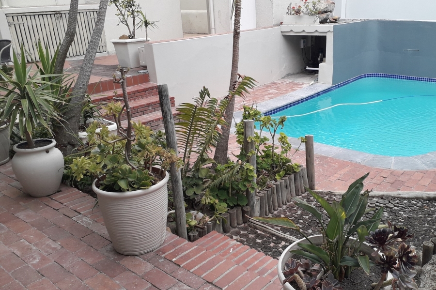 To Let 1 Bedroom Property for Rent in Sea Point Western Cape